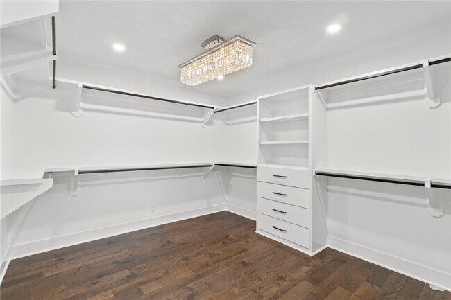 Building Photo - 2823 Stetson Ln