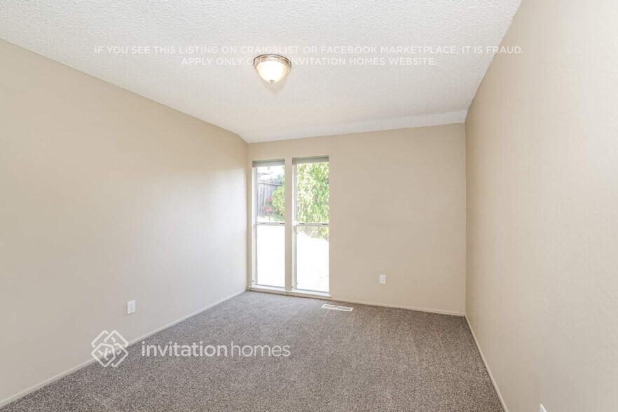 Building Photo - 2425 Grimsby Dr