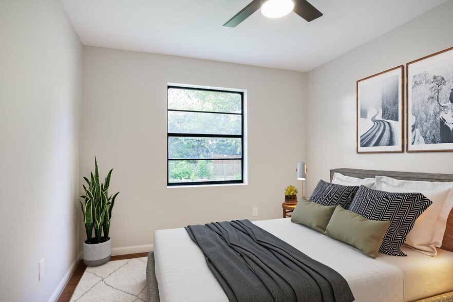 Building Photo - Sleekly updated Richardson home with shady backyard & patio