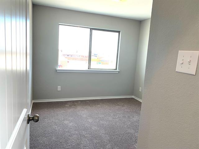 Building Photo - 601 Long Prairie Dr
