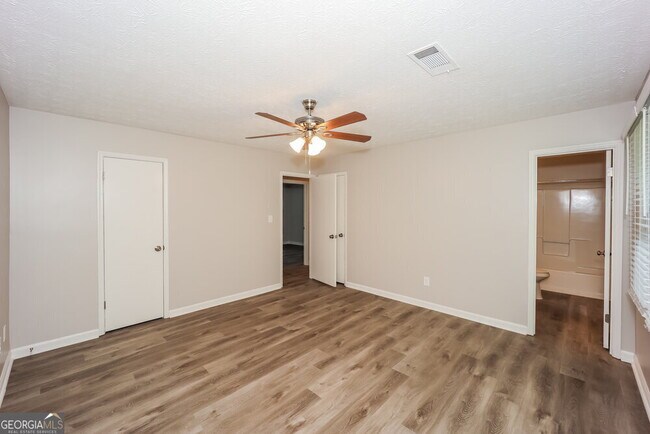 Building Photo - 4741 Cedar Lake Dr SE