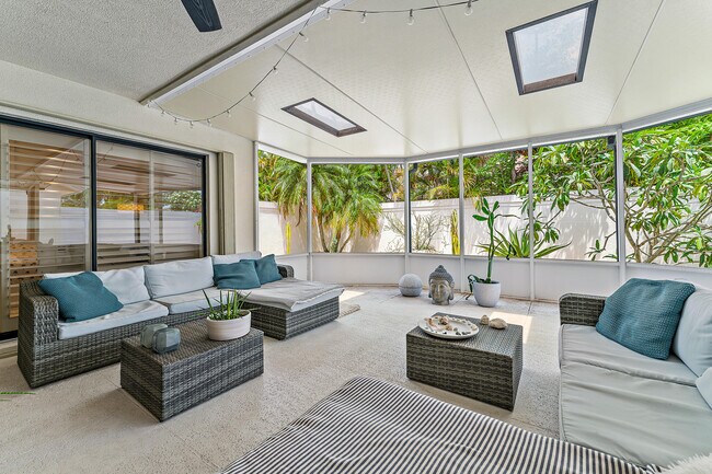 Building Photo - 125 Harbourside Cir