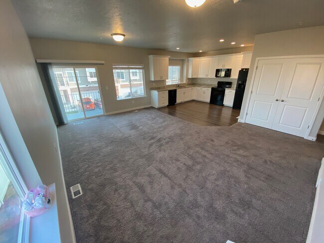 Building Photo - 4209 W Rail Trail Ln