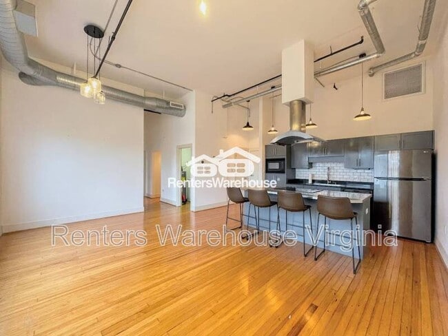 Building Photo - 500 Granby St