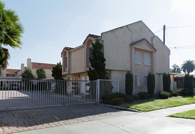 Primary Photo - 14030-14042 Mcclure Ave