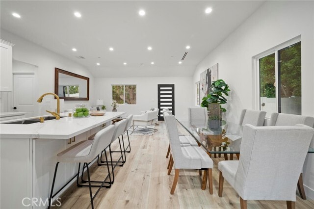 Building Photo - 5865 Tobias Ave