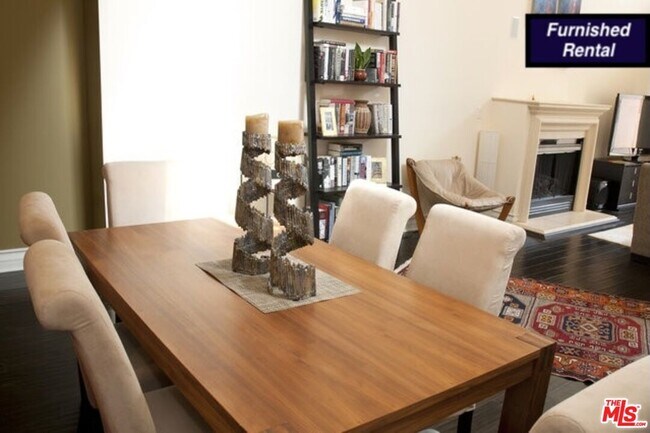 Building Photo - 1319 N Detroit St