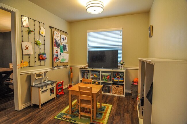 Building Photo - Beautiful 4 Bed 2.5 Bath in South Lubbock!