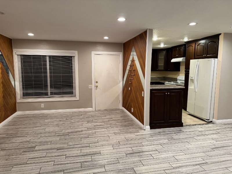 Building Photo - 753 Windwood Dr