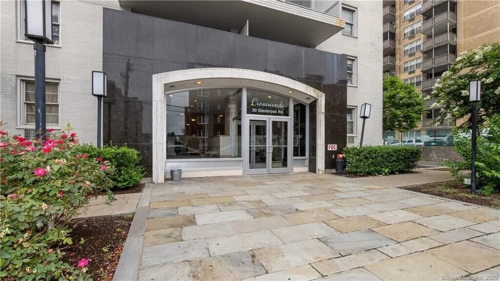 Building Photo - 30 Glenbrook Rd