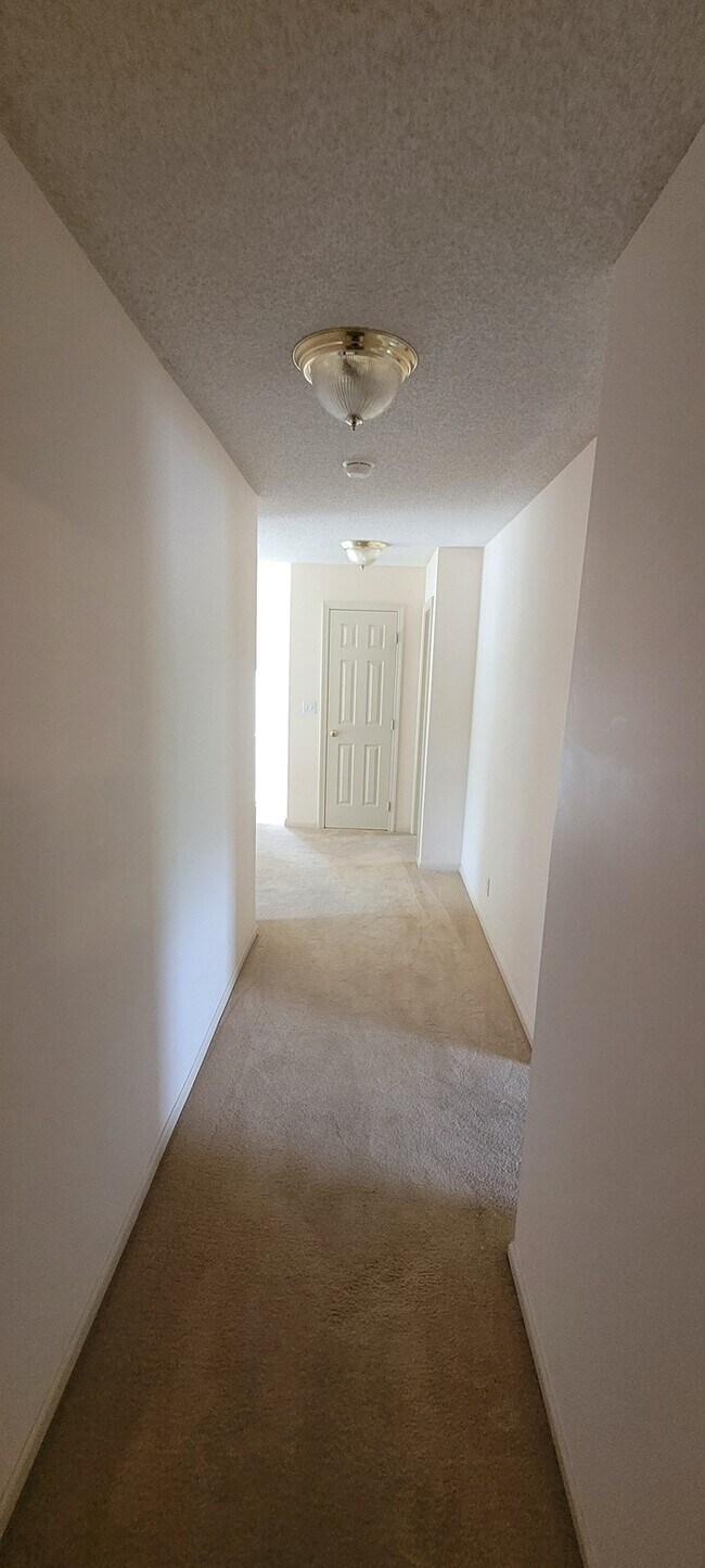 Building Photo - Fruitfully ready for your move in!