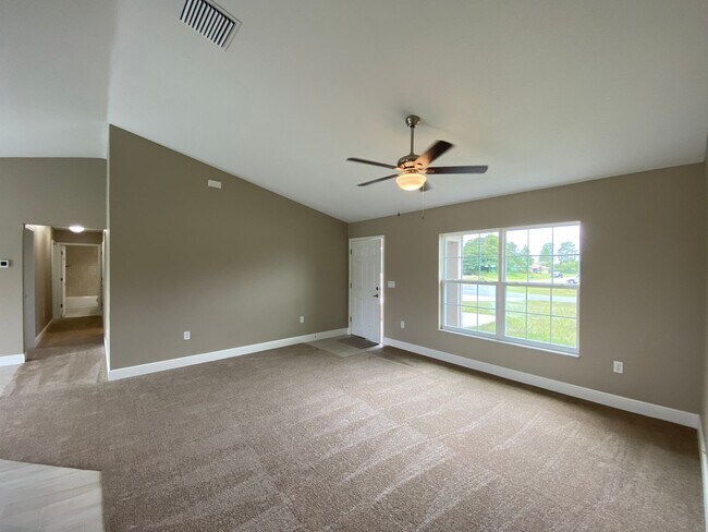 Building Photo - Marion Oaks - Welcome Home