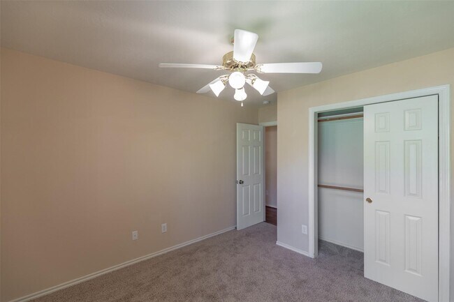 Building Photo - 24523 Rathford Ct