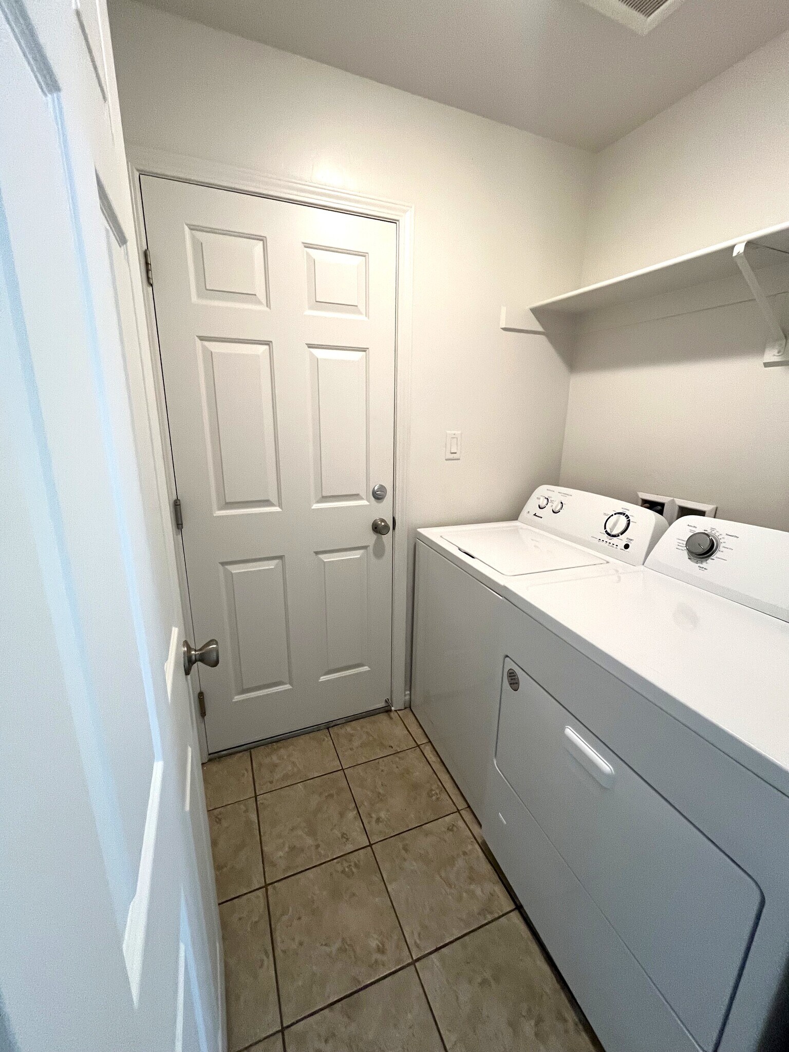 Building Photo - 6125 Kendra St