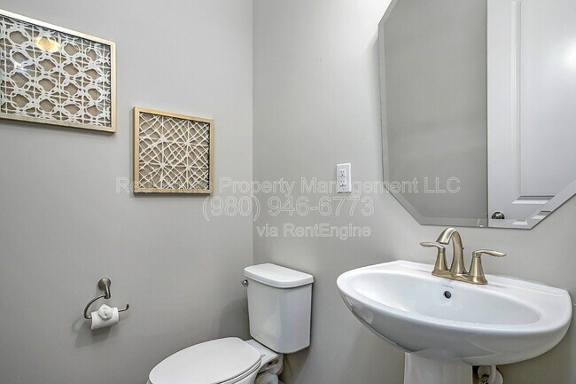 Building Photo - 9449 Glenburn Ln