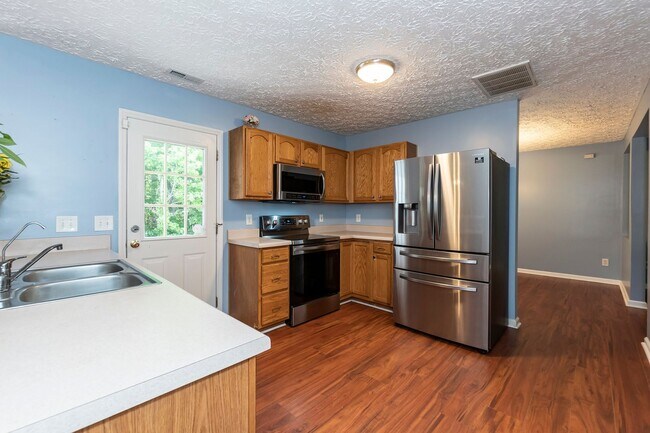 Building Photo - Amazing 4 bedroom home in Durham