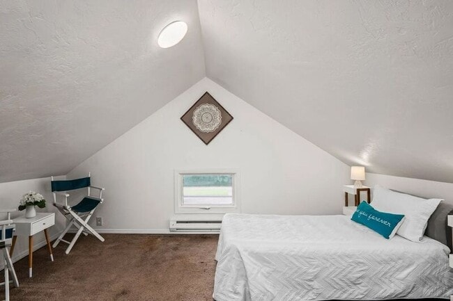 Building Photo - 561 1/2 Madison Street