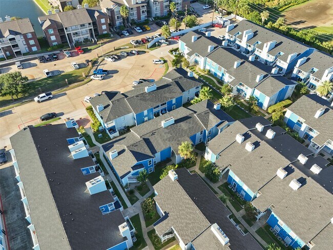 Building Photo - 3506 Cove View Blvd