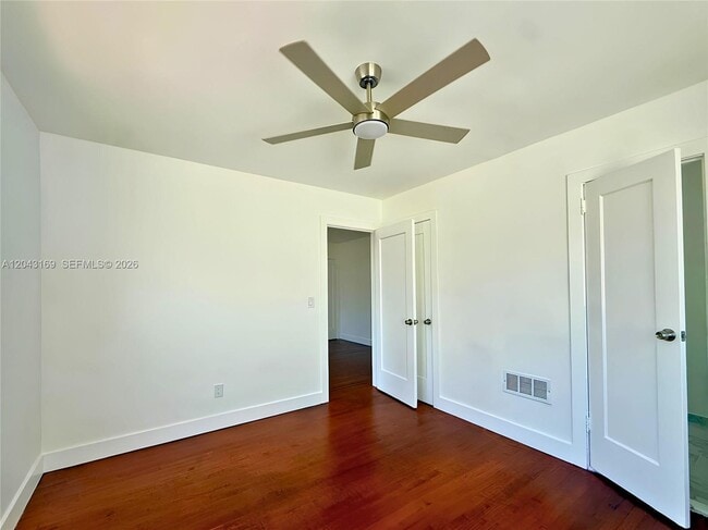Building Photo - 641 10th St