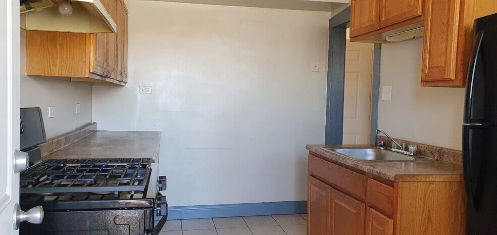 Building Photo - 4914 W 18th St