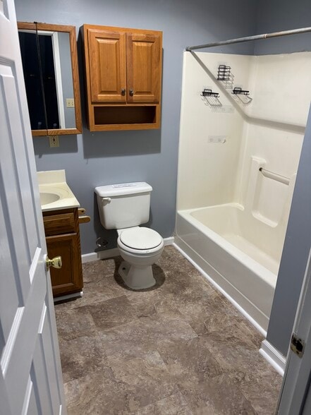 Building Photo - 502 Vista Oaks Dr