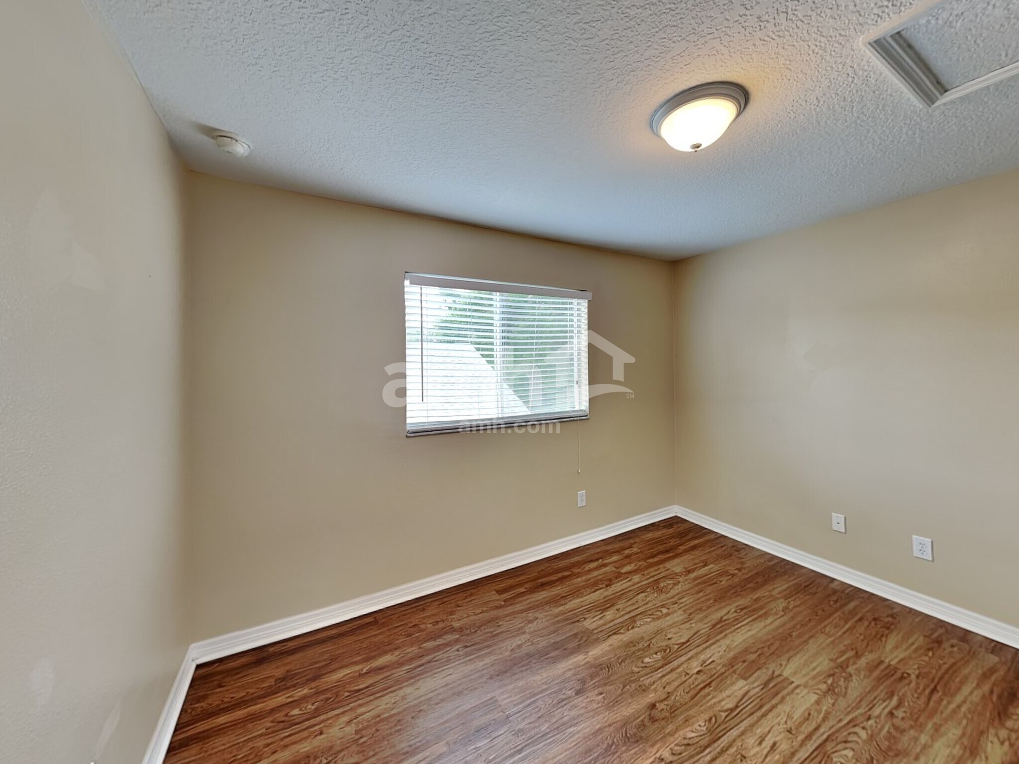 Building Photo - 1598 Song Sparrow Ct