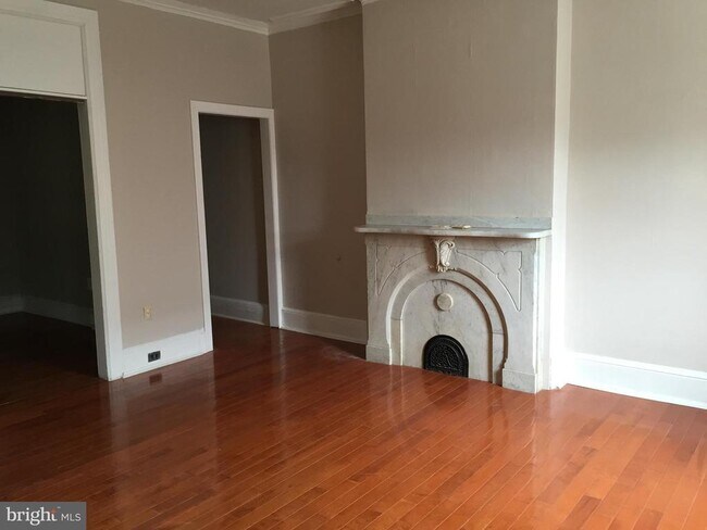 Primary Photo - 1945 Poplar St