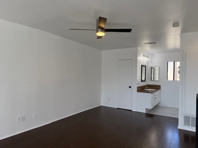 spacious master - 558 Evergreen St