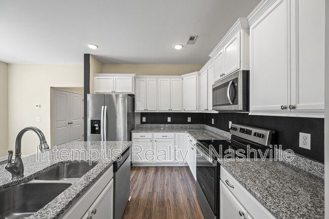 Building Photo - 1704 Bethel Ln