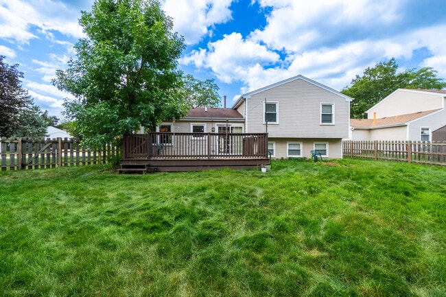 Building Photo - 2122 Kensington Dr