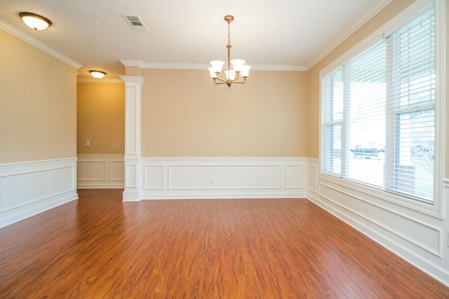 Building Photo - 4337 Scottish Dr