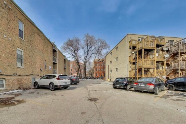 Building Photo - 1423 W Cortez St