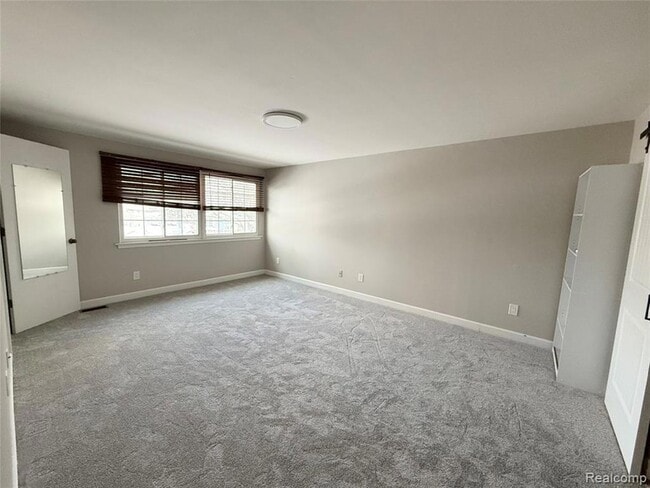 Building Photo - 21141 E Glen Haven Cir