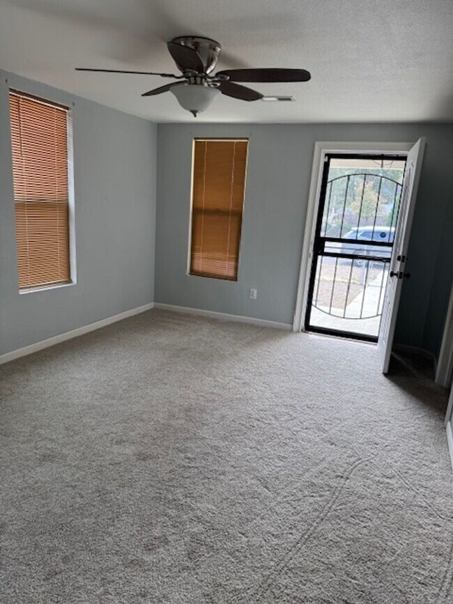 Building Photo - ALL PROSPECTIVE TENANTS MUST SUBMIT A $58 NON-REFUNDABLE APPLICATION FEE PER APPLICANT ONLINE AND...