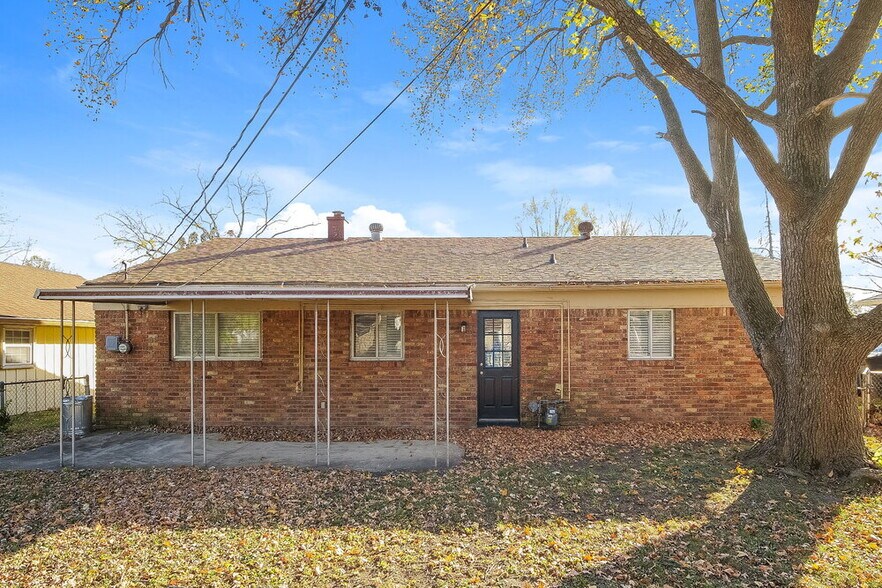 Building Photo - 3478 Hermosa Ct