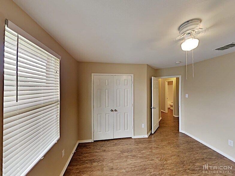 Building Photo - 505 Rosemary Dr