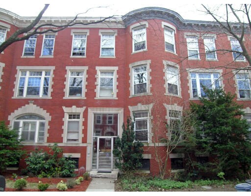 Primary Photo - 4 Strathmore Rd