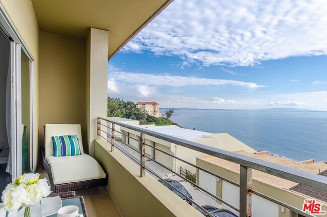 Building Photo - 18065 Coastline Dr