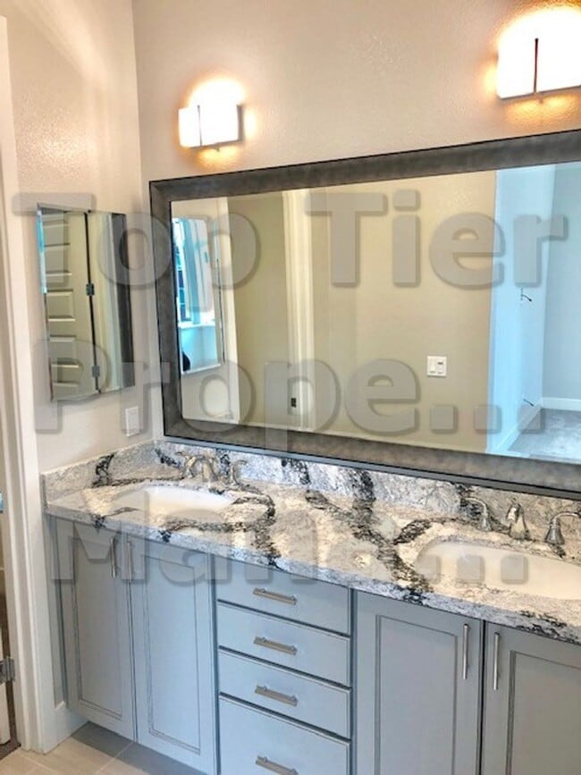 Building Photo - Gorgeous 2 Bd/2 Ba, 1378 sf, dual-level Condominium home available March 17th for Lease in the be...