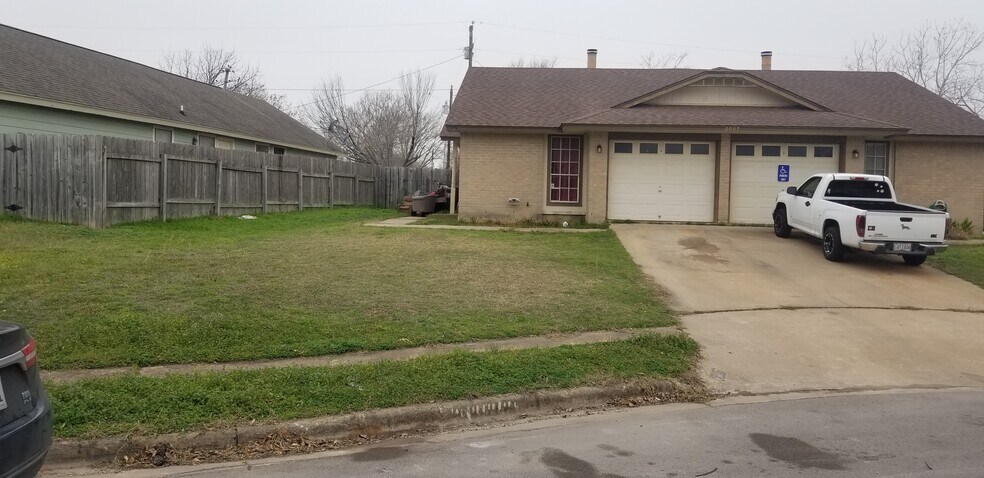 exterior. 2007A Old West Pl. More available. - 2007 Old W Pl