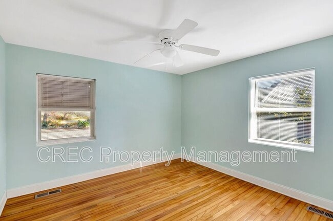 Building Photo - 9 Penn Ave