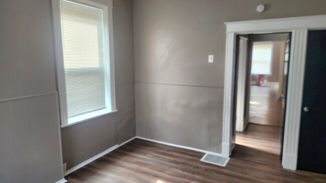 Building Photo - Delightful 1-Bedroom Retreat in Lively St. Louis District – Alberta Street