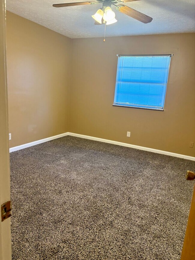 Building Photo - 3 bedroom home for rent