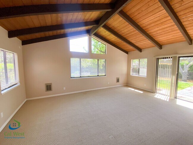 Building Photo - $5995 - Spacious 4 Bed/2 Bath Los Gatos Ho...