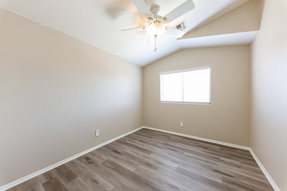 Building Photo - 12429 W Montebello Ave