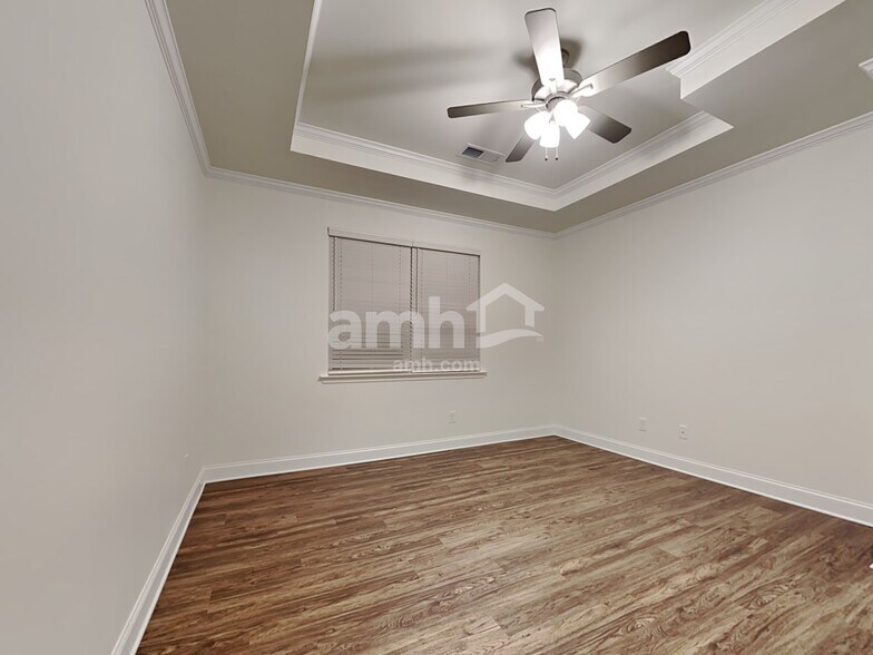 Building Photo - 5045 Hudson Vly Dr