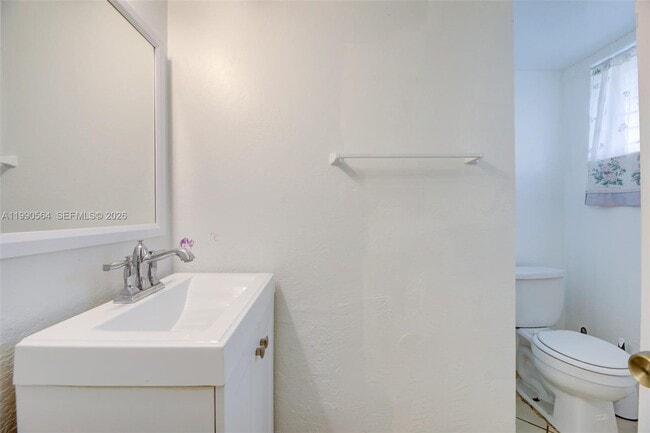 Building Photo - 1680 NE 191st St