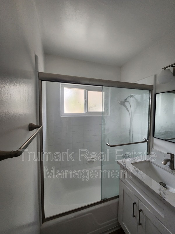 Building Photo - 505 Irving Ave