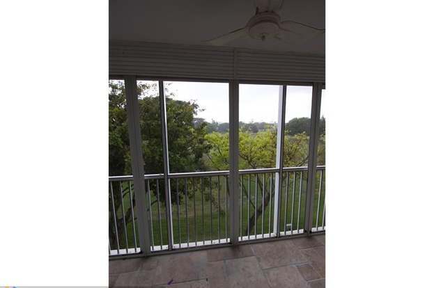 Building Photo - 3050 N Palm Aire Dr