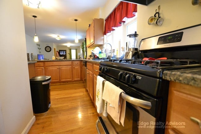 Building Photo - 214 Arlington St